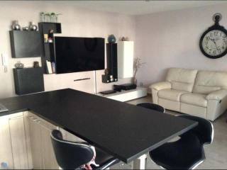 Bright two bedroom in Port