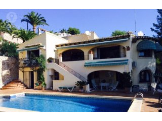 4 Bedrooms - Villa - Alicante - For Sale