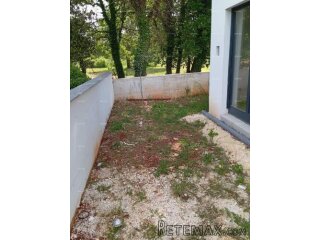 Prodaje se dvosobni stan s vrtom – Medulin