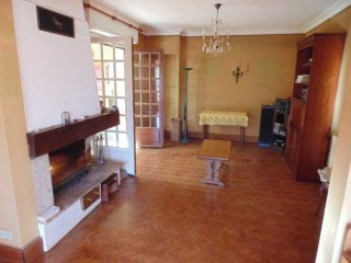 4 Bedrooms - Maison - For Sale