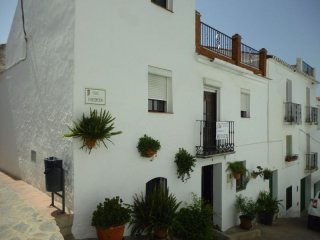 4 Bedrooms - Town House - Malaga - For..