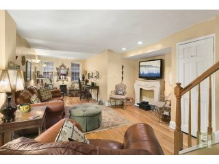 3 bedroom Apartment For Sale: 330 EAST..