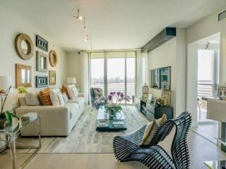 3 bedroom Flat For Sale: 325 S BISCAYNE..