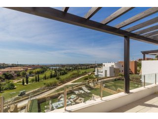 2 Bedroom Middle Floor Apartment