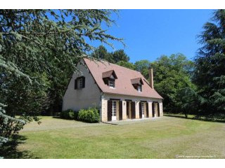 Ref 28009 : Proche D'un Village Et Pas..