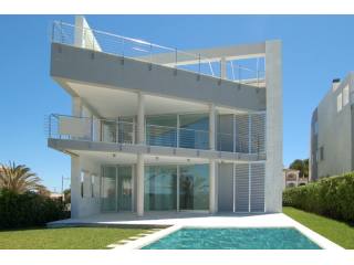 Frontline Apartment at the beach of Es..