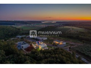 Istra, Brtonigla, novogradnja, urbana vila s bazenom