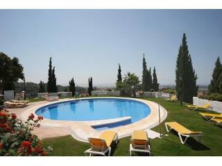 2 bedroom town house for sale
