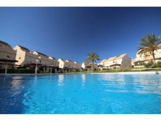 3 bedroom town house for sale