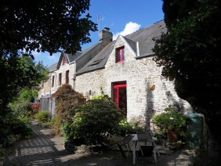 Quality Character Longere House