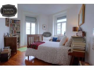 2 Bedroom Lisbon Apartment in Benfica