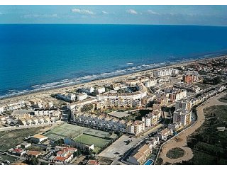 * 2 Bed Beach Penthouse with Sea Views