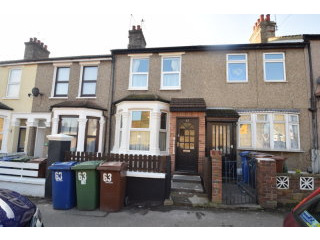 Cromwell Road, Grays RM17 5HG