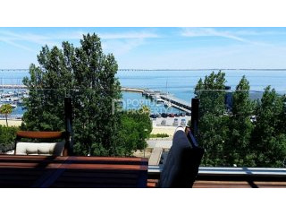 Stunning penthouse in Lisbon - Nations..