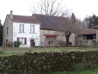 Dordogne : Stone Farmhouse To Renovate..