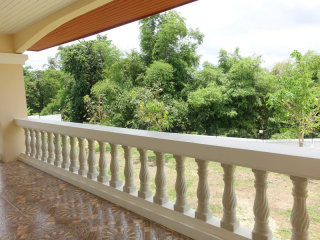 Near new, impressive 6 bedroom property..