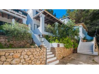 Renovated apartment close to the beach