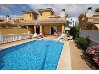 4 Bedrooms - Villa - Alicante - For Sale