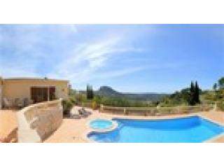 4 Bedrooms - Finca - For Sale