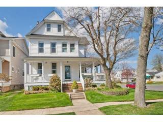 3 bedroom Flat For Sale: 302 Sylvania..
