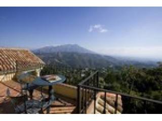5 Bedrooms - Villa - Malaga - For Sale