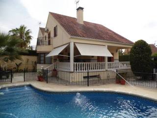 Luxry Semi-Detached Chalet