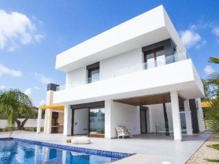 4 Bedrooms - Property - Alicante - For..