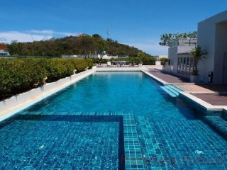 1 Bedroom Condo for sale in Pratumnak -..