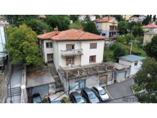 BULEVARD, samostojeća kuća s okućnicom i pogledom na more
