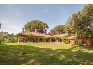 Country Estate with Equestrian..