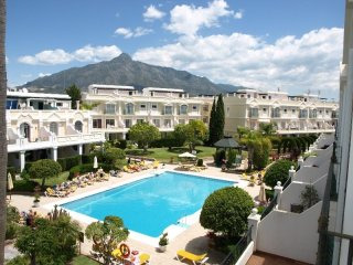 2 Bedroom Middle Floor Apartment