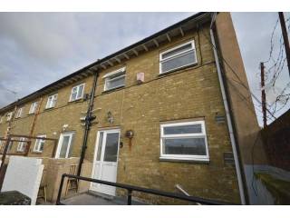 Unfurnished 3 bedroom Property For..
