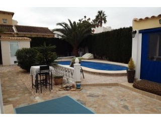 2 Bedrooms - Villa - Alicante - For Sale