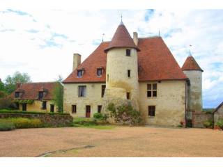 6 bedroom Castle For Sale: 03500..