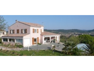 Attractive Villa With 237 m2 Of Living..