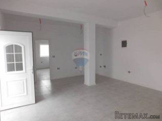 Valica - Stan na prvom kat, 60m2 PRILIKA!