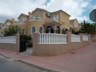 3 Bedrooms - Villa - Alicante - For Sale