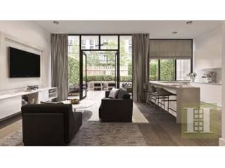 4 bedroom Apartment For Sale: 429 KENT..
