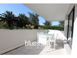 SOLE AGENT superb 2 bedroom apartment..