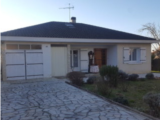 3 Bed Village House, Walking Distance..