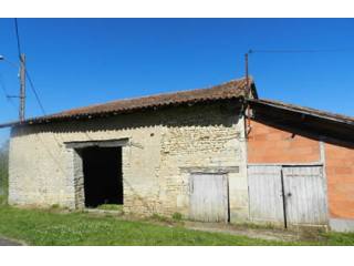 Barn with over 6000m² of land