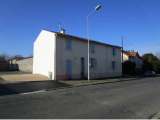 House with Studio Apartment