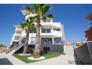 Los apartamentos se ubican en Villamartín, en un complejo..