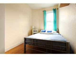 Single with double bed near Tottenham..