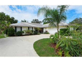 3 bedroom House For Sale: 3412 Sea View..