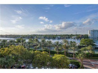 2 bedroom Flat For Sale: 3 GROVE ISLE..