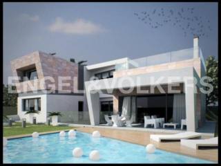 Sunny and bright villa