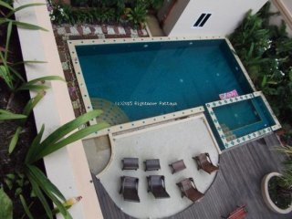 2 Bedroom Condo for sale in Pratumnak -..