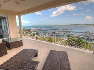 Apartment/townhouse - This exquisite..