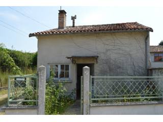 Property to renovate close to Ruffec